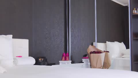 Snapshot of hefner_girl chatting on 03.11.25 Helen online show from 03.11.25