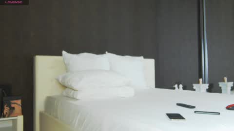 Snapshot of hefner_girl chatting on 10.05.25 Helen online show from 10.05.25