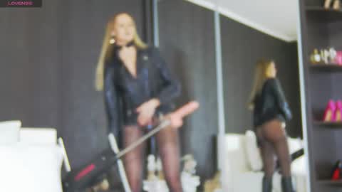 Helen online show from 02.20.26