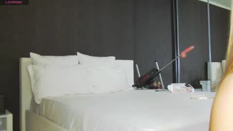 Helen online show from 02.24.26