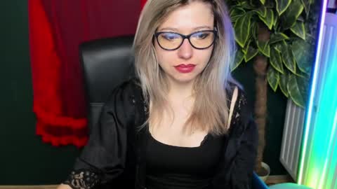 Snapshot of heidi_pleasure chatting on 04.30.26 Heidi online show from 04.30.26