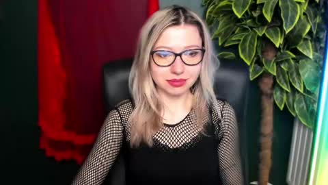 Snapshot of heidi_pleasure chatting on 05.04.26 Heidi online show from 05.04.26