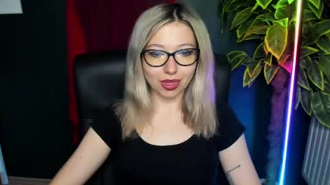 Snapshot of heidi_pleasure chatting on 06.04.26 Heidi online show from 06.04.26