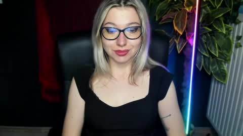 Snapshot of heidi_pleasure chatting on 06.09.26 Heidi online show from 06.09.26
