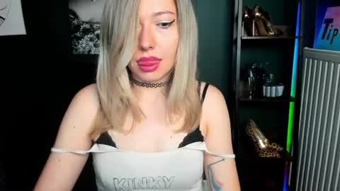 Snapshot of heidi_pleasure chatting on 07.22.26 Heidi online show from 07.22.26