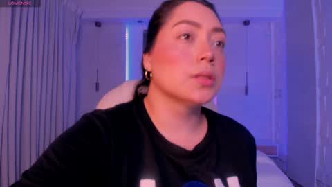 Snapshot of heidy_jhons chatting on 10.16.25 Heidy online show from 10.16.25