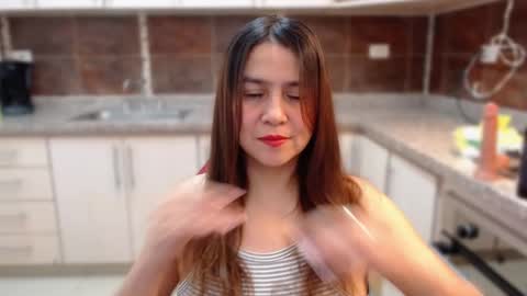 Snapshot of heidy_wells chatting on 10.18.25 Heidy online show from 10.18.25