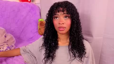 Snapshot of heily_fox chatting on 02.08.26 HEILY online show from 02.08.26