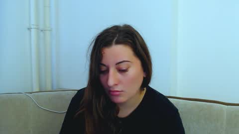 helen_adams_ online show from 01.08.25