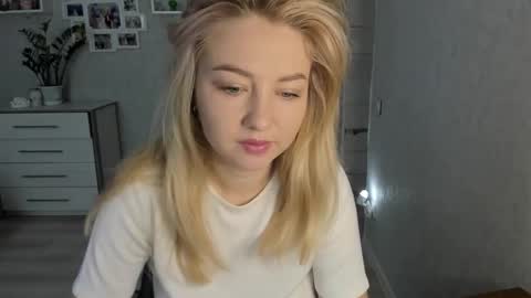 Snapshot of helen_angel_girl chatting on 10.07.25 Helen sven online show from 10.07.25