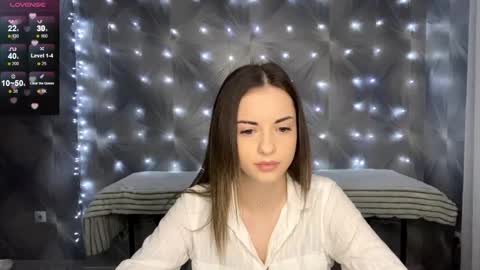 Snapshot of helen_bronce chatting on 01.15.25 Alice DollySmile and Avelina online show from 01.15.25