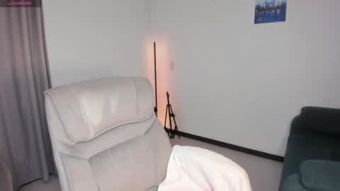 helen_miller online show from 01.25.25