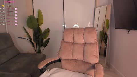 Helen online show from 10.18.25