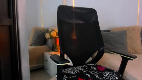 Snapshot of helena_santos01 chatting on 11.04.25 Helena Santos online show from 11.04.25