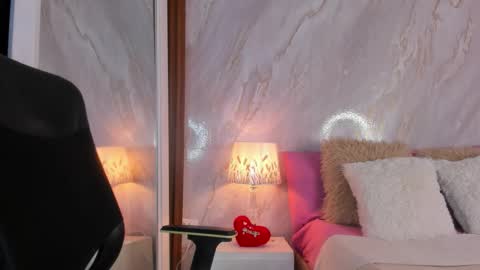 Snapshot of helena_santos01 chatting on 02.23.26 Helena Santos online show from 02.23.26