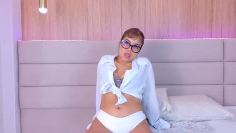 helenafoumier online show from 02.28.26