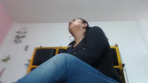 Snapshot of helenahotwet chatting on 10.10.25 helenahotwet online show from 10.10.25