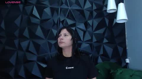 Helena Saenz online show from 11.24.25