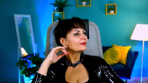 Snapshot of helenbeler chatting on 11.07.25 helenbeler online show from 11.07.25