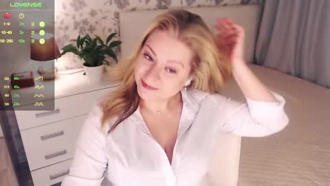 Snapshot of helenbonham chatting on 12.03.24 Helena Bonham online show from 12.03.24