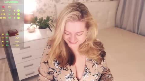 Snapshot of helenbonham chatting on 12.20.24 Helena Bonham online show from 12.20.24