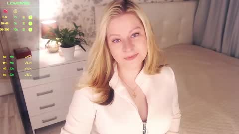 Snapshot of helenbonham chatting on 12.24.24 Helena Bonham online show from 12.24.24