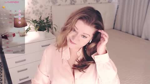 Snapshot of helenbonham chatting on 09.13.25 Helena Bonham online show from 09.13.25