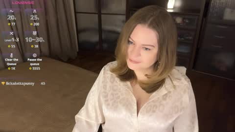 Helena Bonham online show from 04.14.26