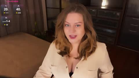 Snapshot of helenbonham chatting on 07.06.26 Helena Bonham online show from 07.06.26