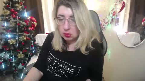 helenenigma online show from 01.08.25