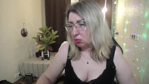 helenenigma online show from 01.26.25