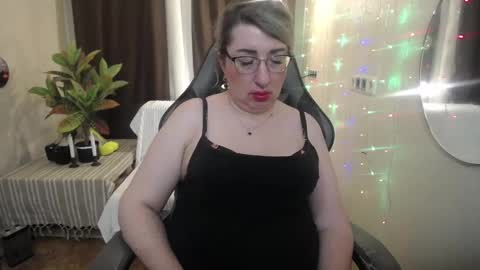 helenenigma online show from 02.01.25