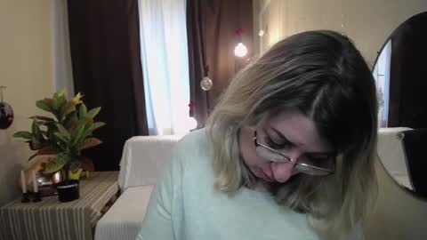 helenenigma online show from 03.07.25