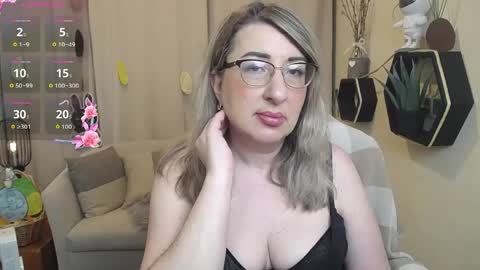 helenenigma online show from 04.09.26