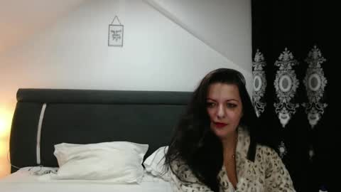 Snapshot of helenhh chatting on 12.10.24 helenhh online show from 12.10.24