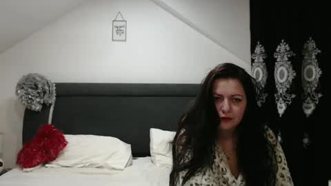 Snapshot of helenhh chatting on 02.06.25 helenhh online show from 02.06.25