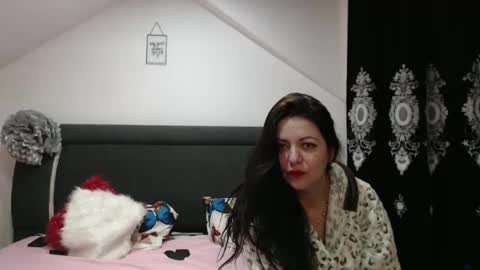 Snapshot of helenhh chatting on 02.20.25 helenhh online show from 02.20.25