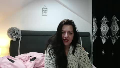 Snapshot of helenhh chatting on 02.24.25 helenhh online show from 02.24.25