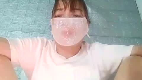 Snapshot of helenna_00 chatting on 10.01.25 helenna_00 online show from 10.01.25