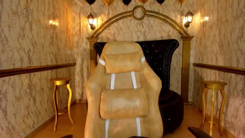 Helen or Hells online show from 11.18.25