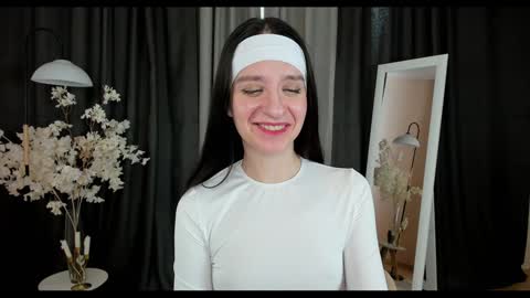 Helen online show from 02.02.25