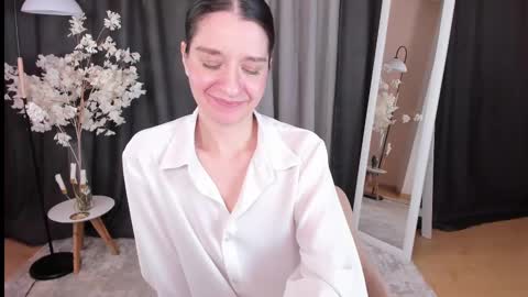 Helen online show from 03.07.25