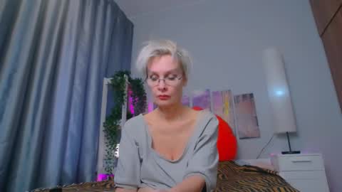 Helga online show from 02.15.25