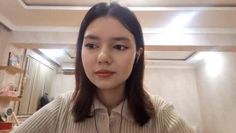 Snapshot of helgakraszewski chatting on 10.11.25 Alice online show from 10.11.25