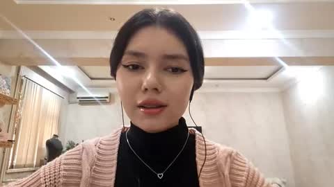 Snapshot of helgakraszewski chatting on 11.06.25 Alice online show from 11.06.25