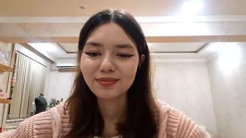 Snapshot of helgakraszewski chatting on 11.10.25 Alice online show from 11.10.25