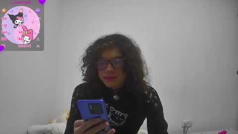 Snapshot of helia_n_amy chatting on 12.15.24 Helia Transfem and Amy online show from 12.15.24