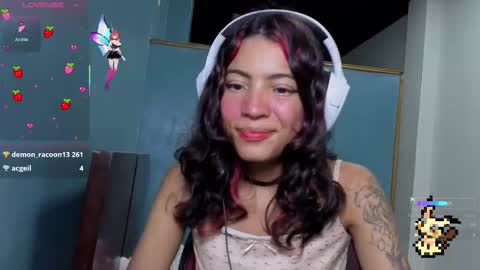 Snapshot of helia_n_amy chatting on 09.09.25 Helia Transfem and Amy online show from 09.09.25