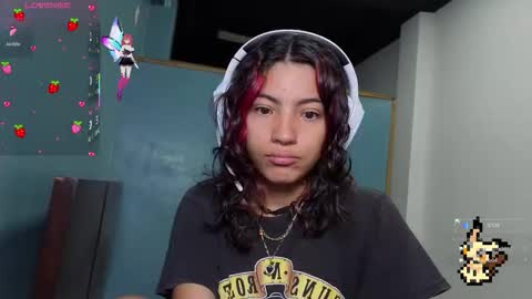 Snapshot of helia_n_amy chatting on 10.13.25 Helia Transfem and Amy online show from 10.13.25