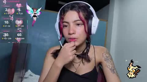 Snapshot of helia_n_amy chatting on 10.20.25 Helia Transfem and Amy online show from 10.20.25